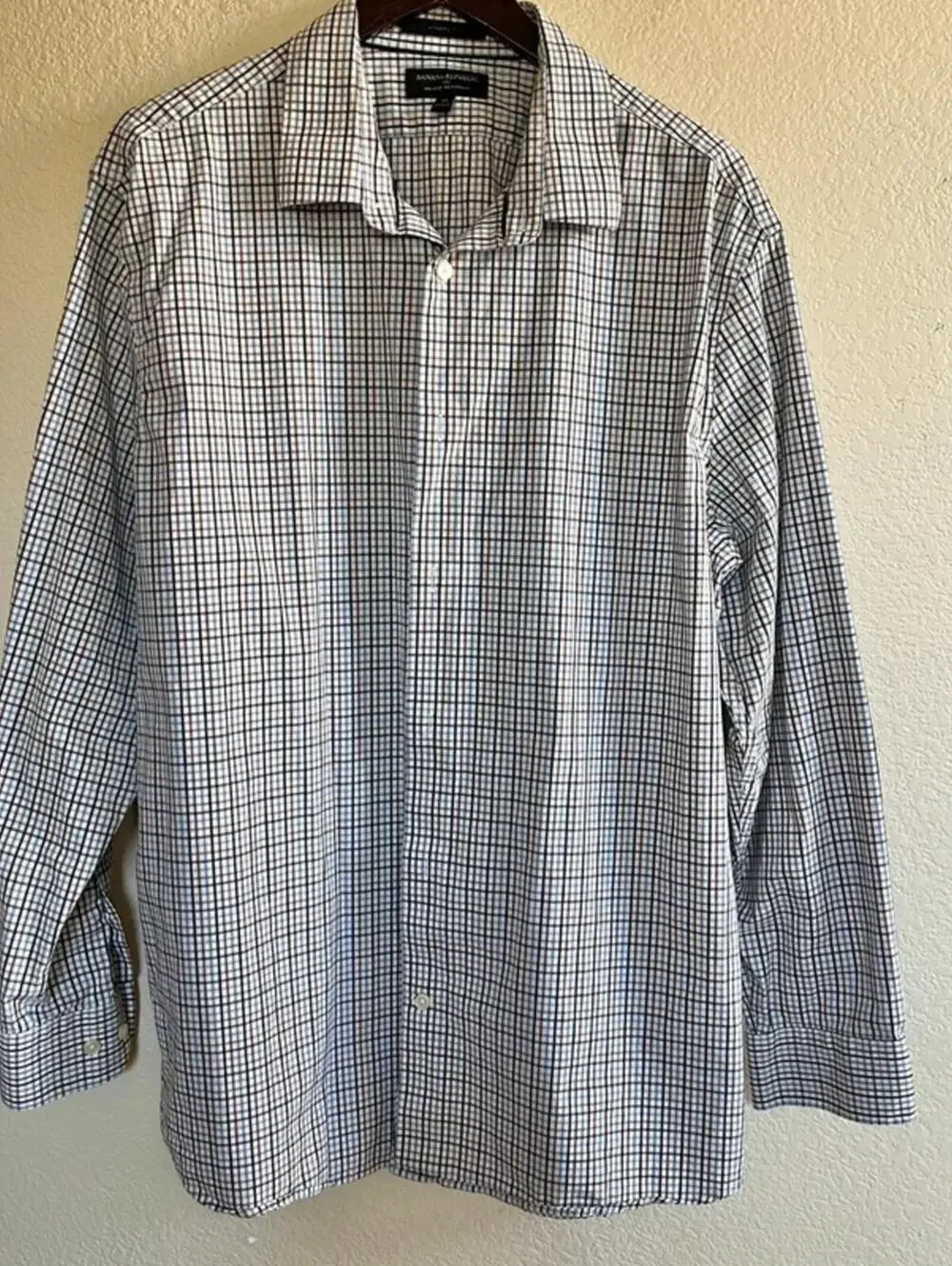 Banana republic button down dress shirt long sleeves